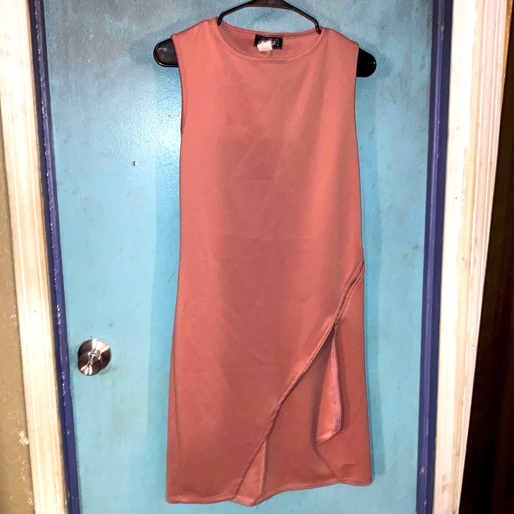 Dark pink zipper dress size 7-8 brand MY BELLE